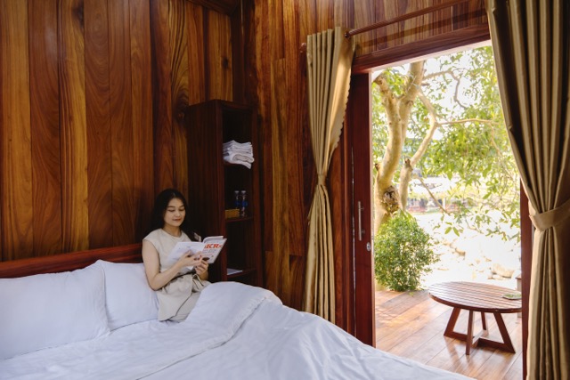 Nha go phong lan_7171 Medium