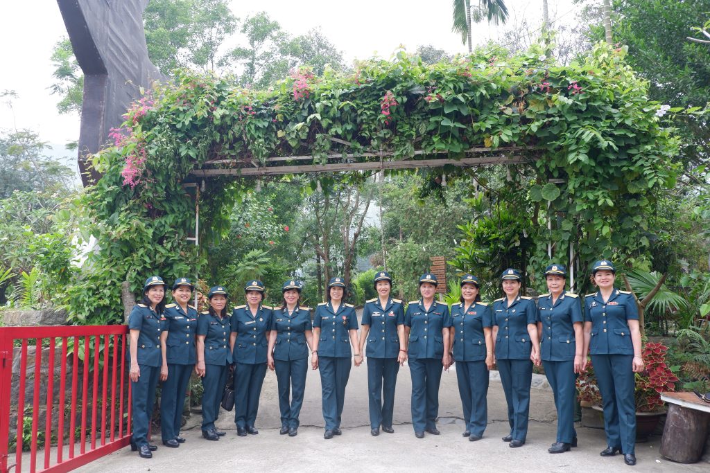 Phụ nữ cựu chiến binh E954 – E930
